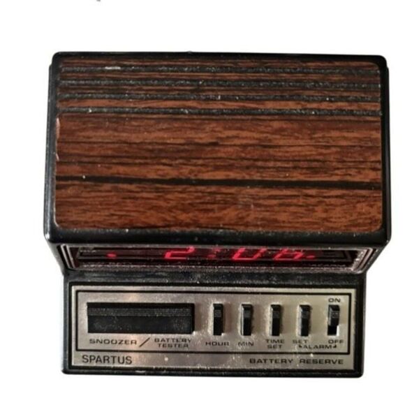 Spartus Model 1104 Vintage Digital Alarm Clock-Works - Picture 3 of 8